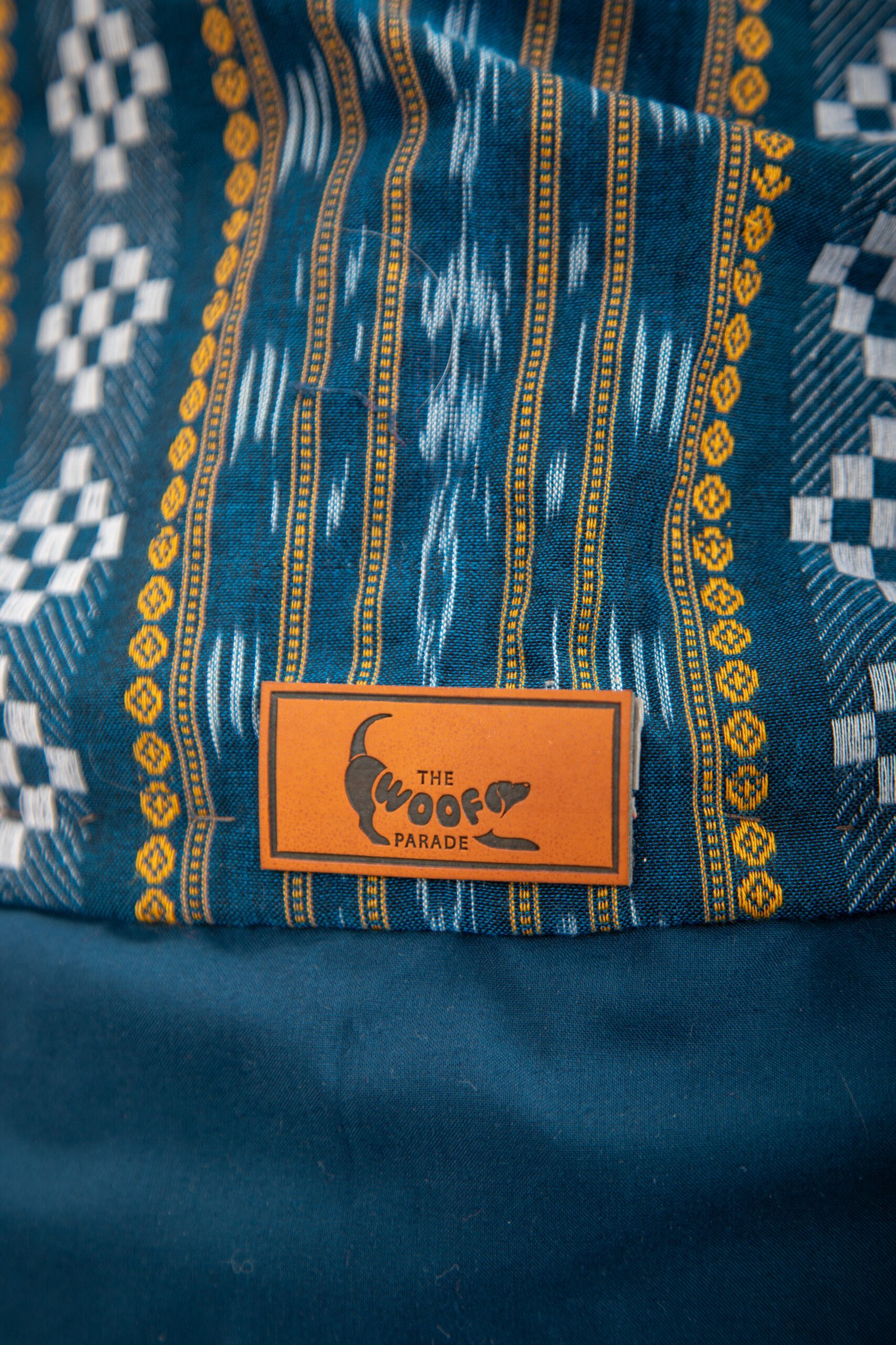 Tropical stripe leaf shirt